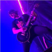 Guitarrista con experiencia da clases particulares de guitarra eléctrica, acústica y clásica para todas las edades en cantabria. Presencial/A distanc